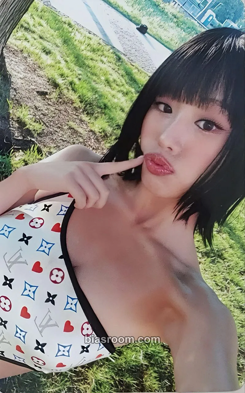 Natty Sticky Photocard - KISS OF LIFE - KISS OF LIFE K-pop photocard