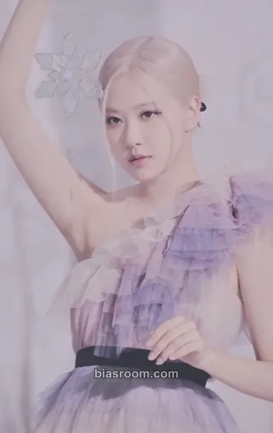 Rosé BPTG - WEATHERING WITH BLACKPINK Photocard - BLACKPINK - BLACKPINK K-pop photocard