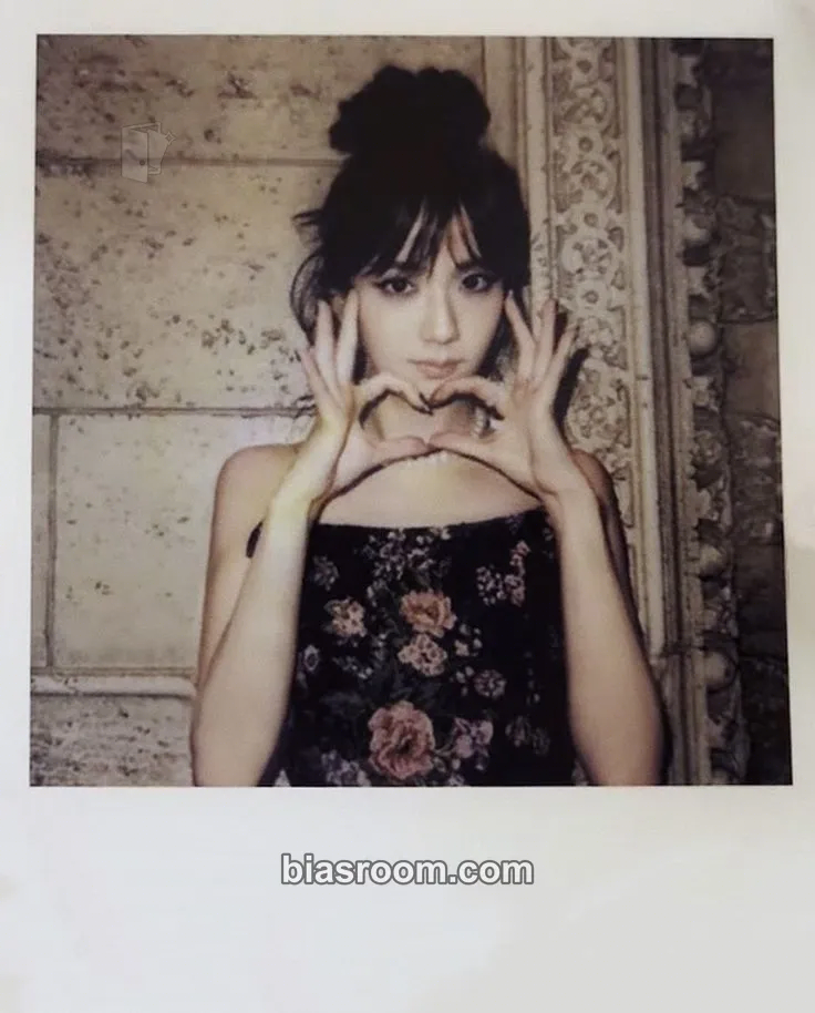 Jisoo Jisoo ‘ME’ Photobook Special Edition Photocard - BLACKPINK - BLACKPINK K-pop photocard