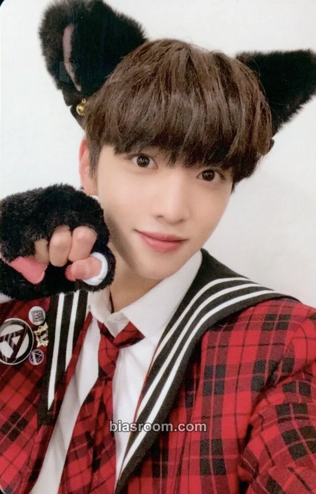 Yujun HOUSE OF TRICKY : Doorbell Ringing Photocard - xikers - xikers K-pop photocard