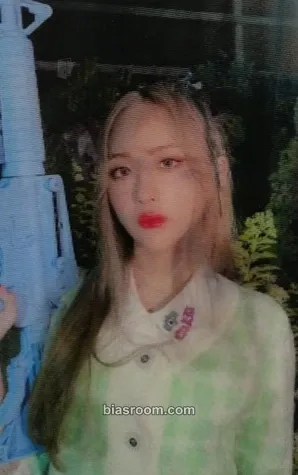 Cyan bugAboo Photocard - bugAboo K-pop photocard