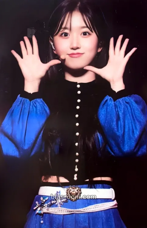 Haewon 2022 KCON Japan Merchandise Photocard - NMIXX - NMIXX K-pop photocard