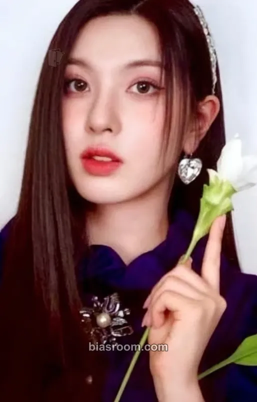 Bae 2022 KCON Japan Merchandise Photocard - NMIXX - NMIXX K-pop photocard