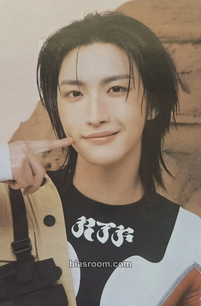 ATEEZ - Seonghwa - ANITEEZ IN TREASURE Other merch photocard pin button double-sided