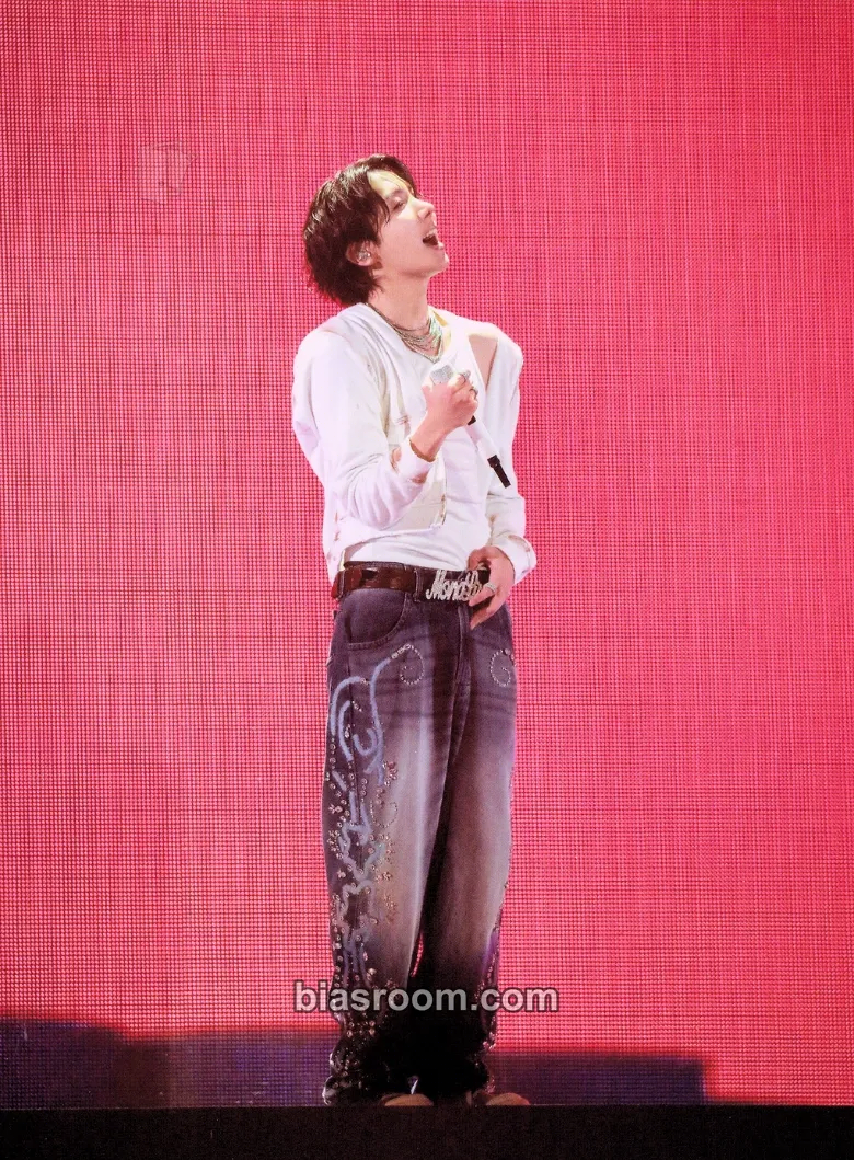 j-hope Hope On The Stage in Japan Bluray & Digicode Photocard - BTS - BTS K-pop photocard