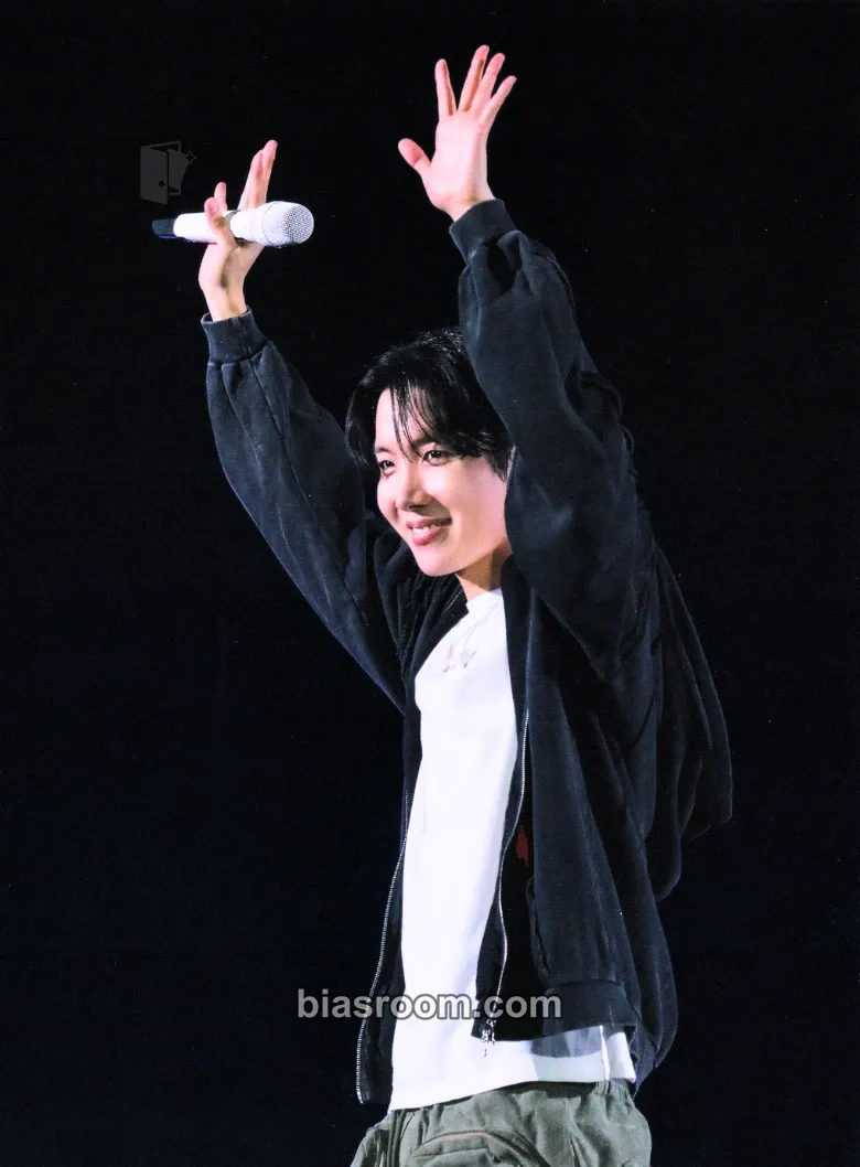 j-hope Hope On The Stage in Japan Bluray & Digicode Photocard - BTS - BTS K-pop photocard