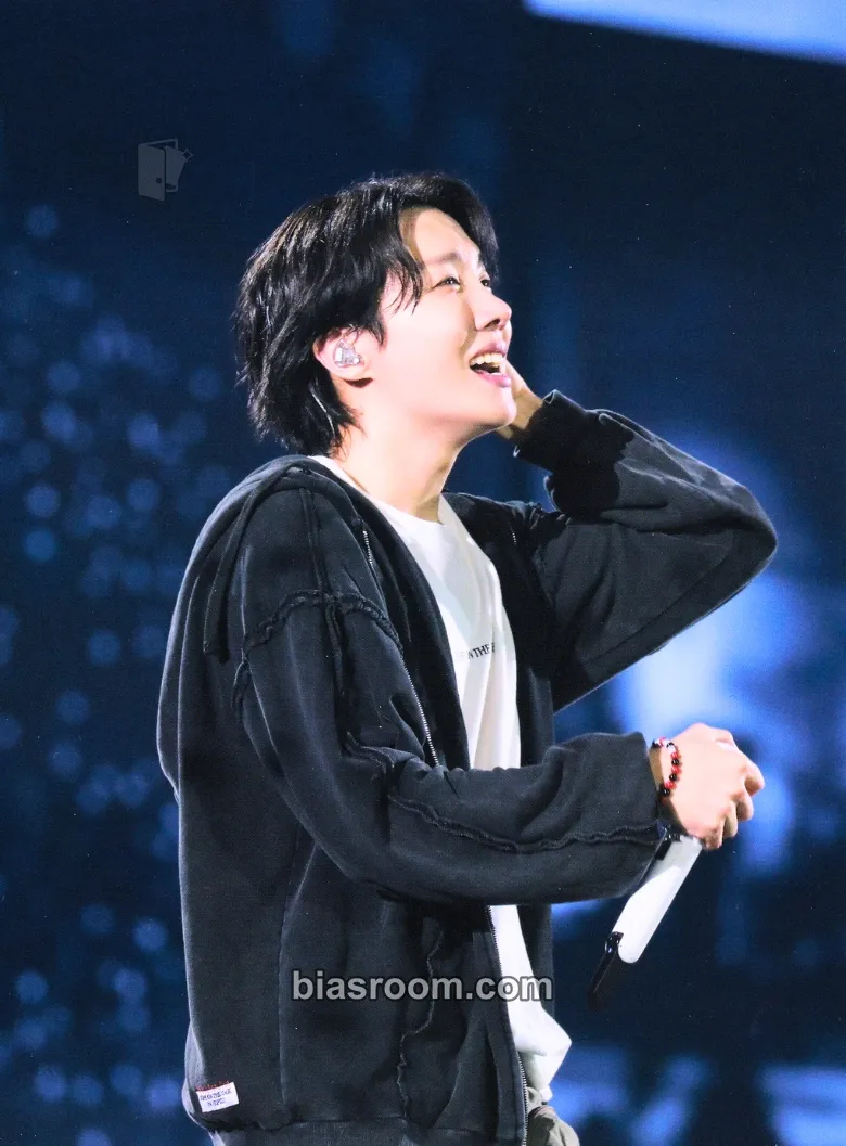 j-hope Hope On The Stage in Japan Bluray & Digicode Photocard - BTS - BTS K-pop photocard