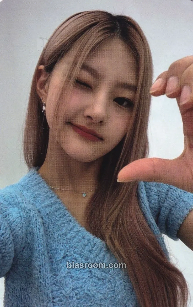 Haneul Born to be XX Photocard - KISS OF LIFE - KISS OF LIFE K-pop photocard