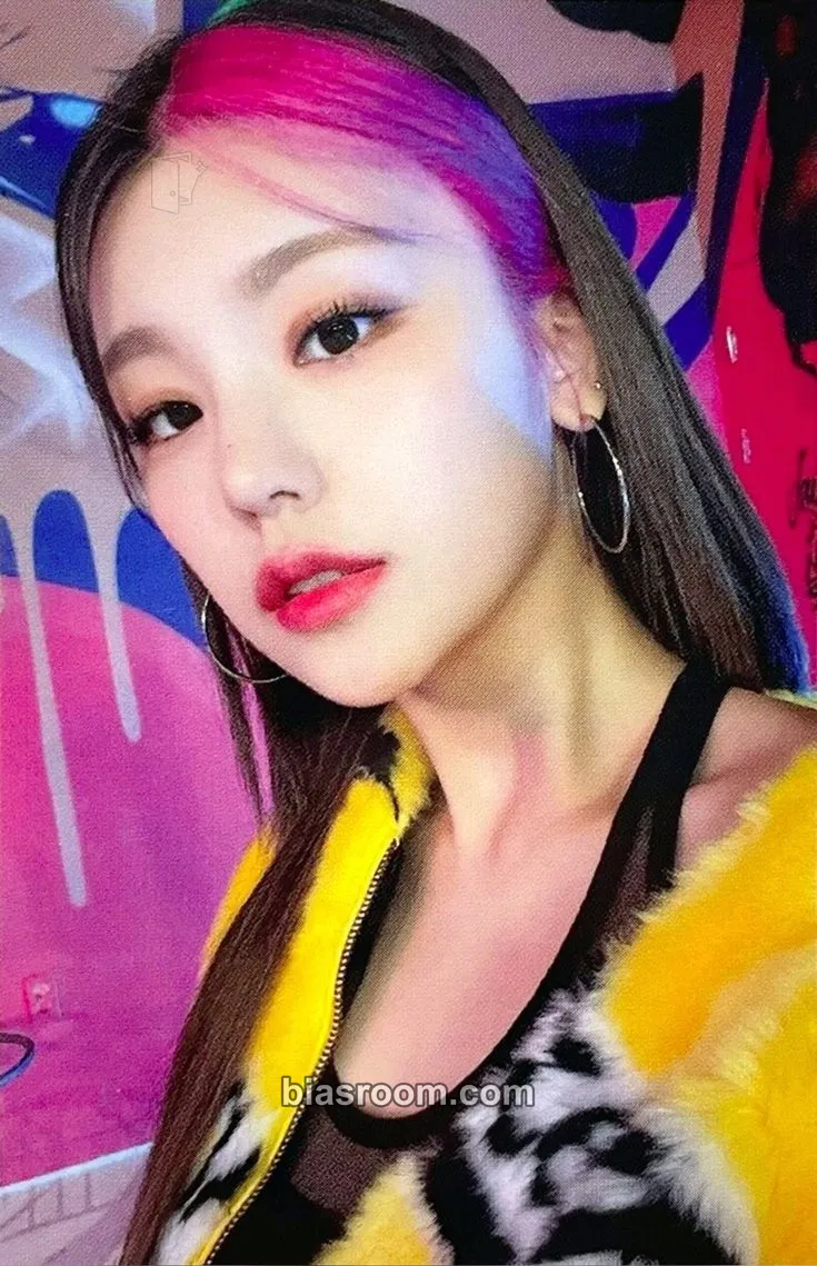 Yeji Crazy in Love Photocard - ITZY - ITZY K-pop photocard