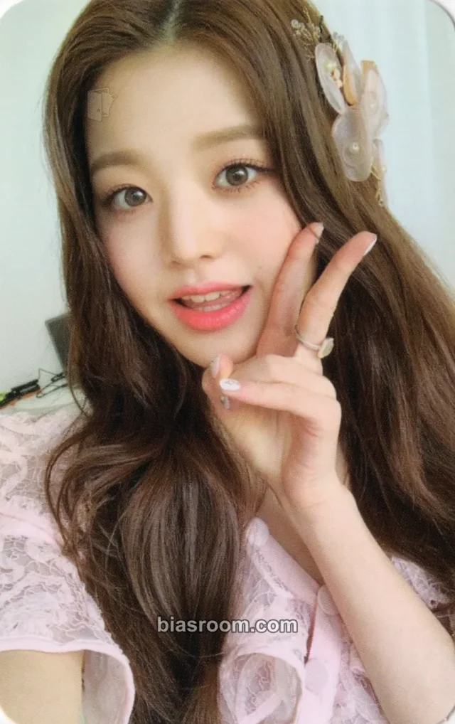 IZ*ONE - Wonyoung - 1st PHOTOBOOK “SECRET TIME” Other photocard set