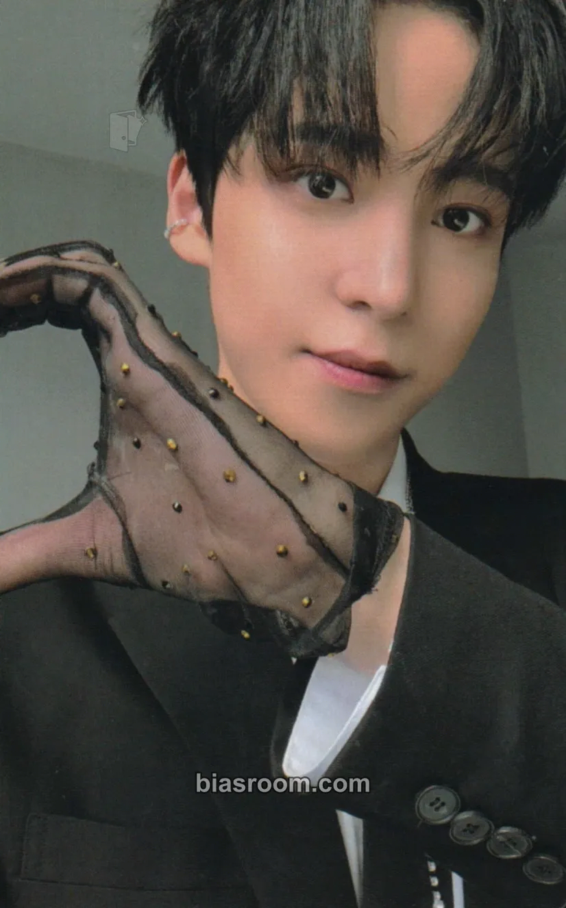Yunho THE WORLD EP.PARADIGM Photocard - ATEEZ - ATEEZ K-pop photocard