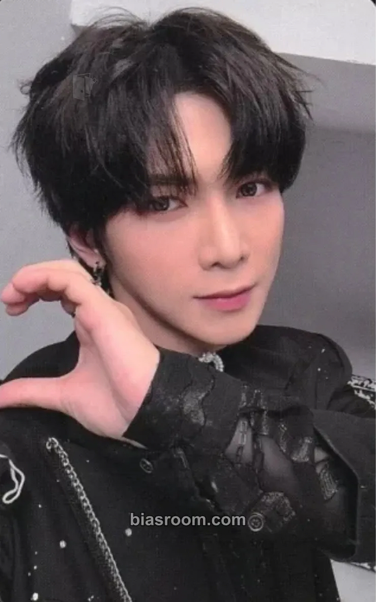 Yeosang THE WORLD EP.PARADIGM Photocard - ATEEZ - ATEEZ K-pop photocard