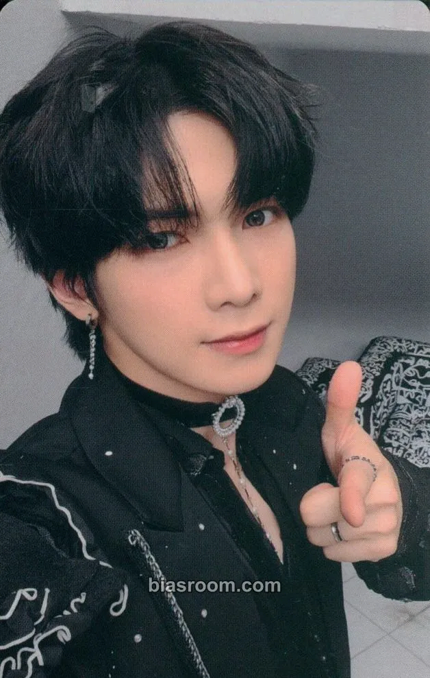 Yeosang THE WORLD EP.PARADIGM Photocard - ATEEZ - ATEEZ K-pop photocard