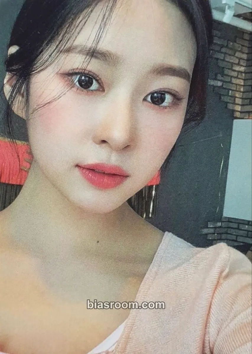 Minju DICON VOLUME 12 “SHALL WE DANCE?” Photocard - IZ*ONE - IZ*ONE K-pop photocard