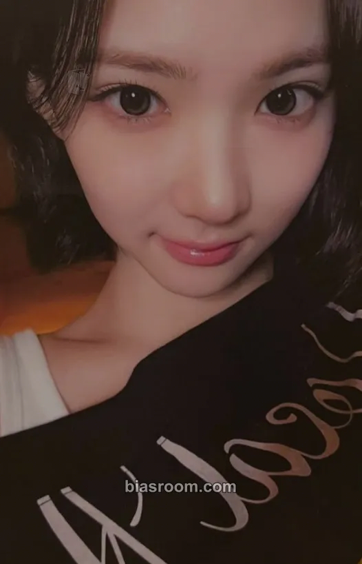 Jiwoo The Chase Photocard - Hearts2Hearts - Hearts2Hearts K-pop photocard