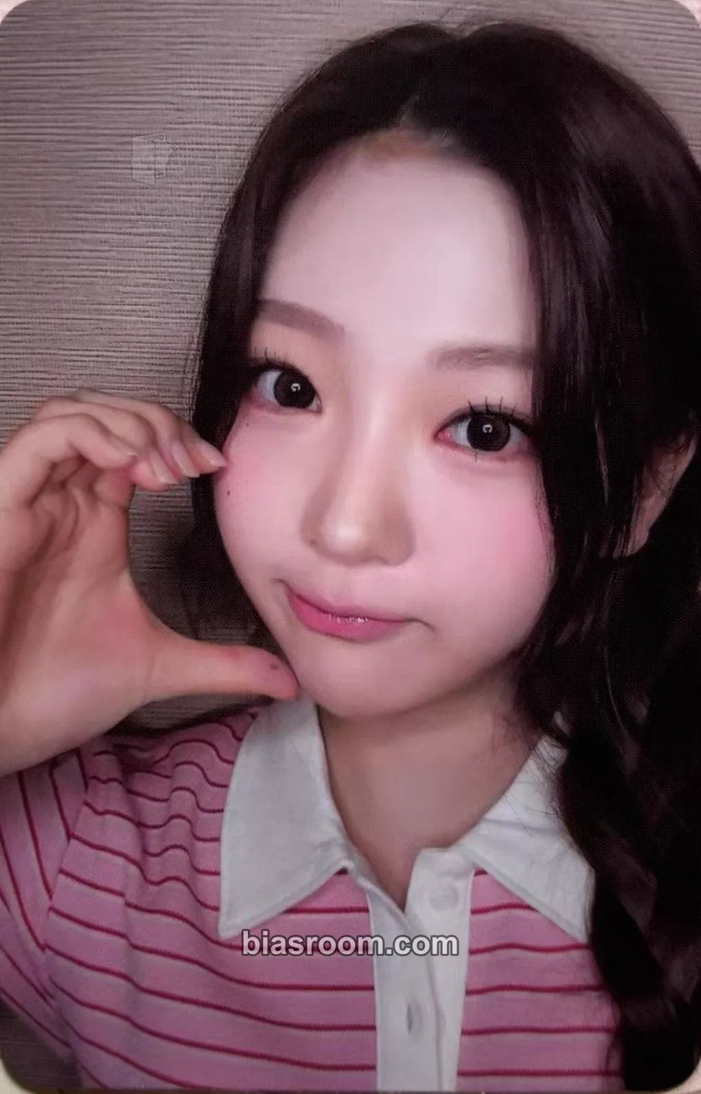 Stella The Chase Photocard - Hearts2Hearts - Hearts2Hearts K-pop photocard