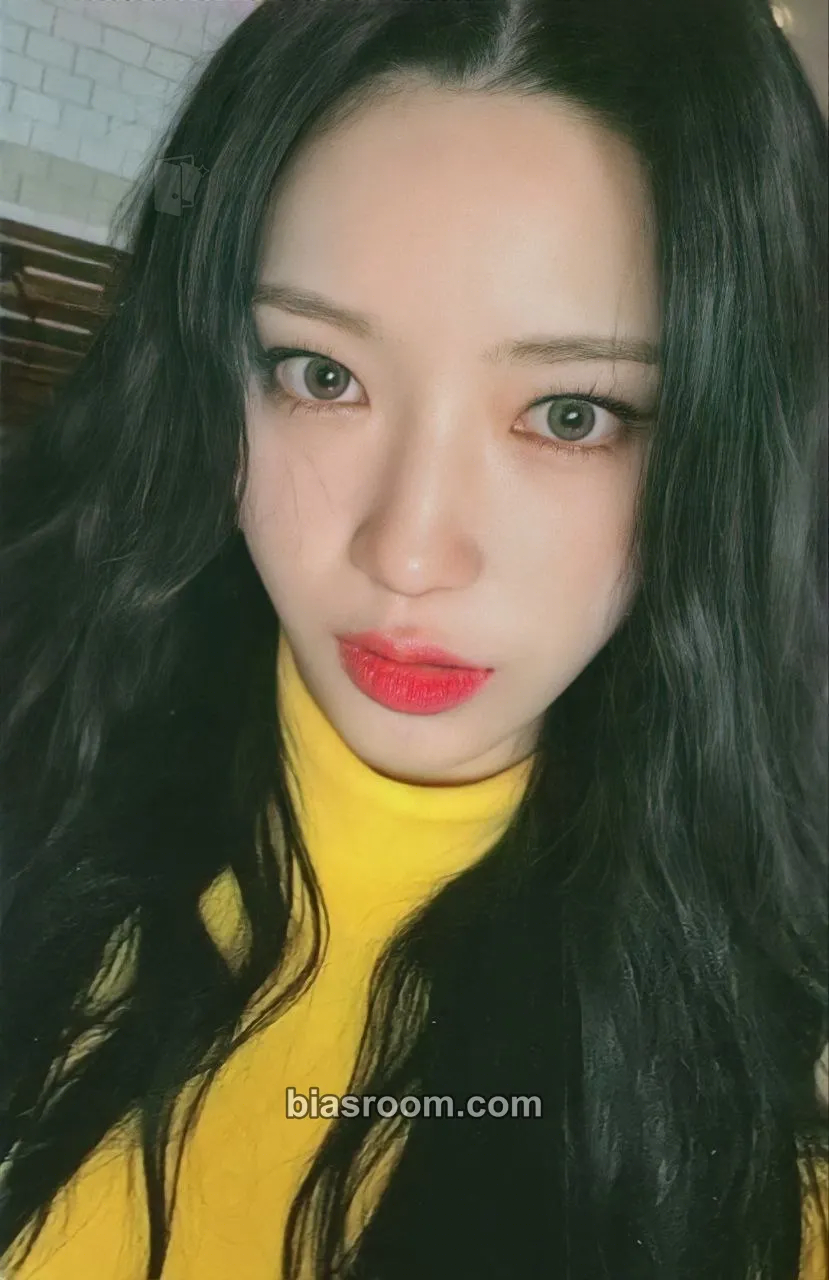 Suyun Yellow punch Photocard - Rocket Punch - Rocket Punch K-pop photocard