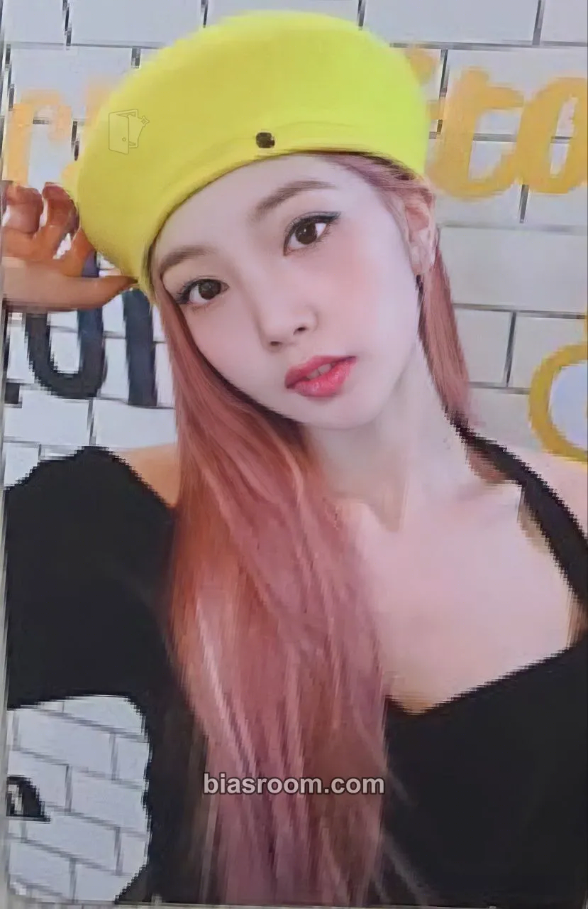 Yeonhee Yellow punch Photocard - Rocket Punch - Rocket Punch K-pop photocard