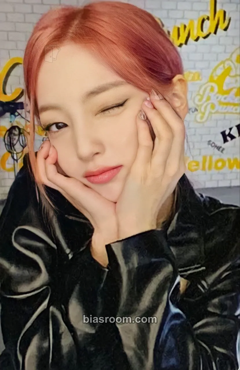 Yeonhee Yellow punch Photocard - Rocket Punch - Rocket Punch K-pop photocard