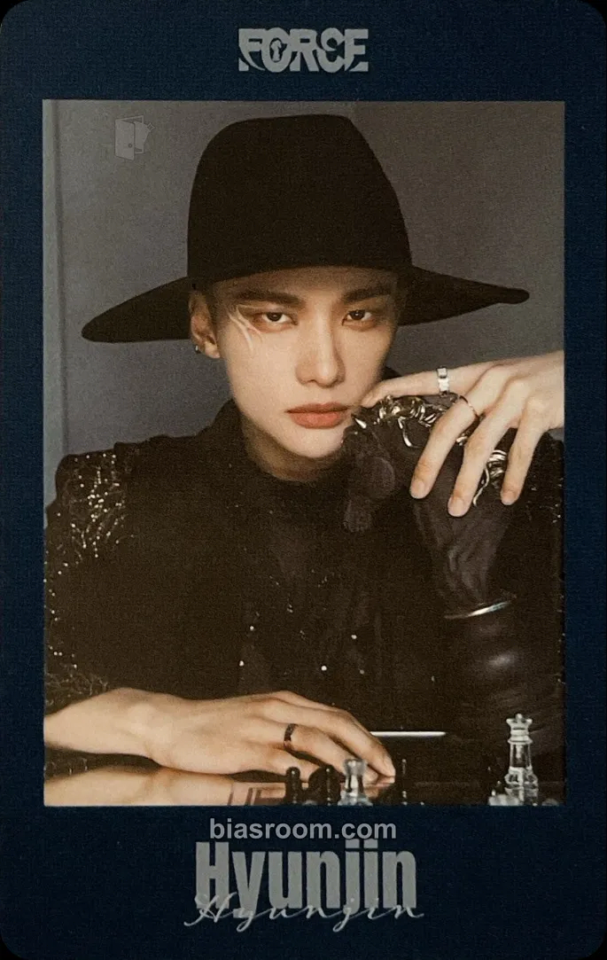 Hyunjin 2026 Japan Season's Greetings - Force Photocard - Stray Kids - Stray Kids K-pop photocard