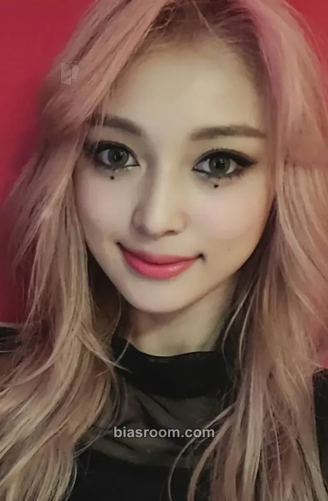 bugAboo - Yoona - bugAboo Album video call music korea round 1