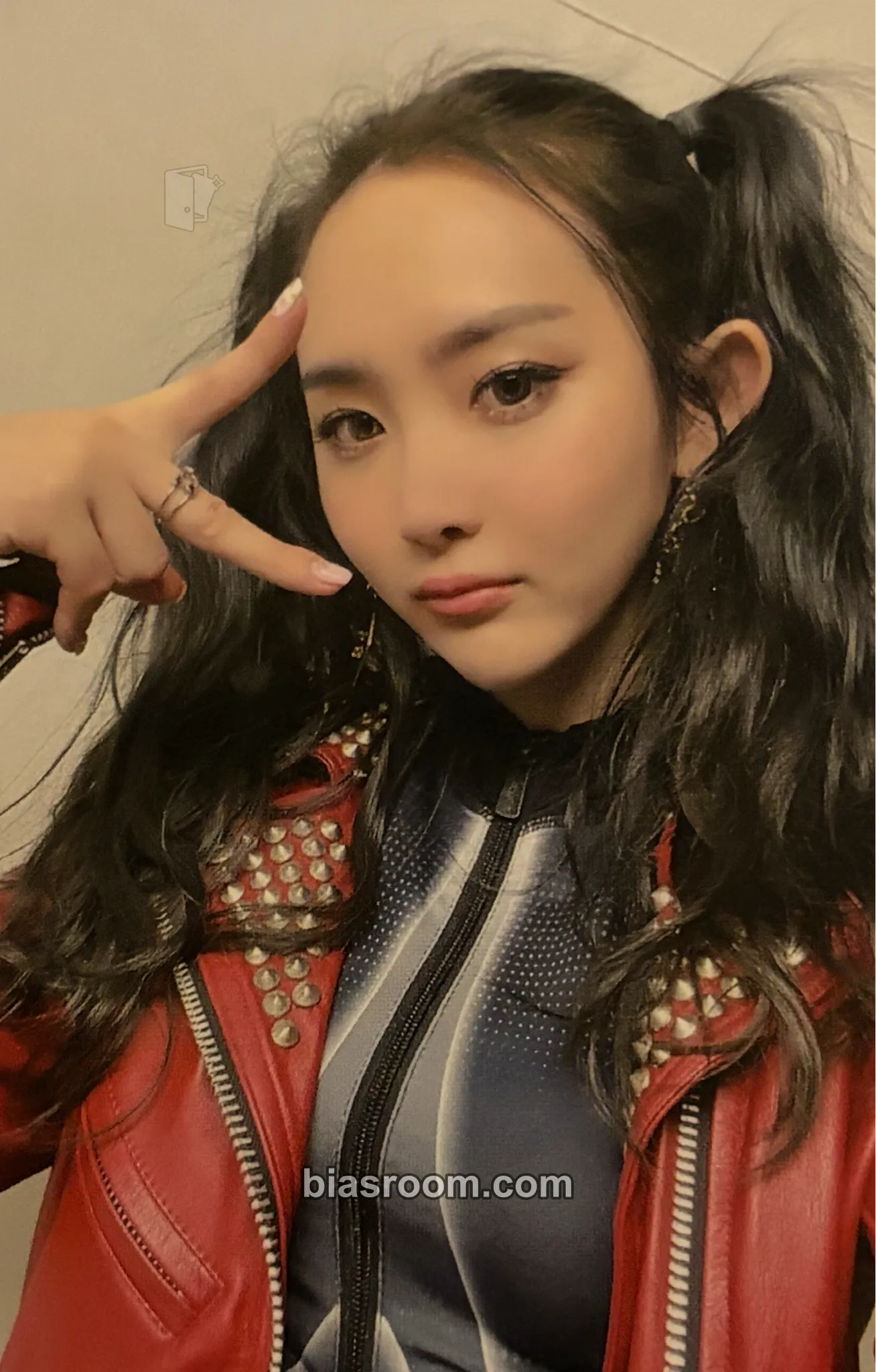 bugAboo - Choyeon - POP Album album photocard red version