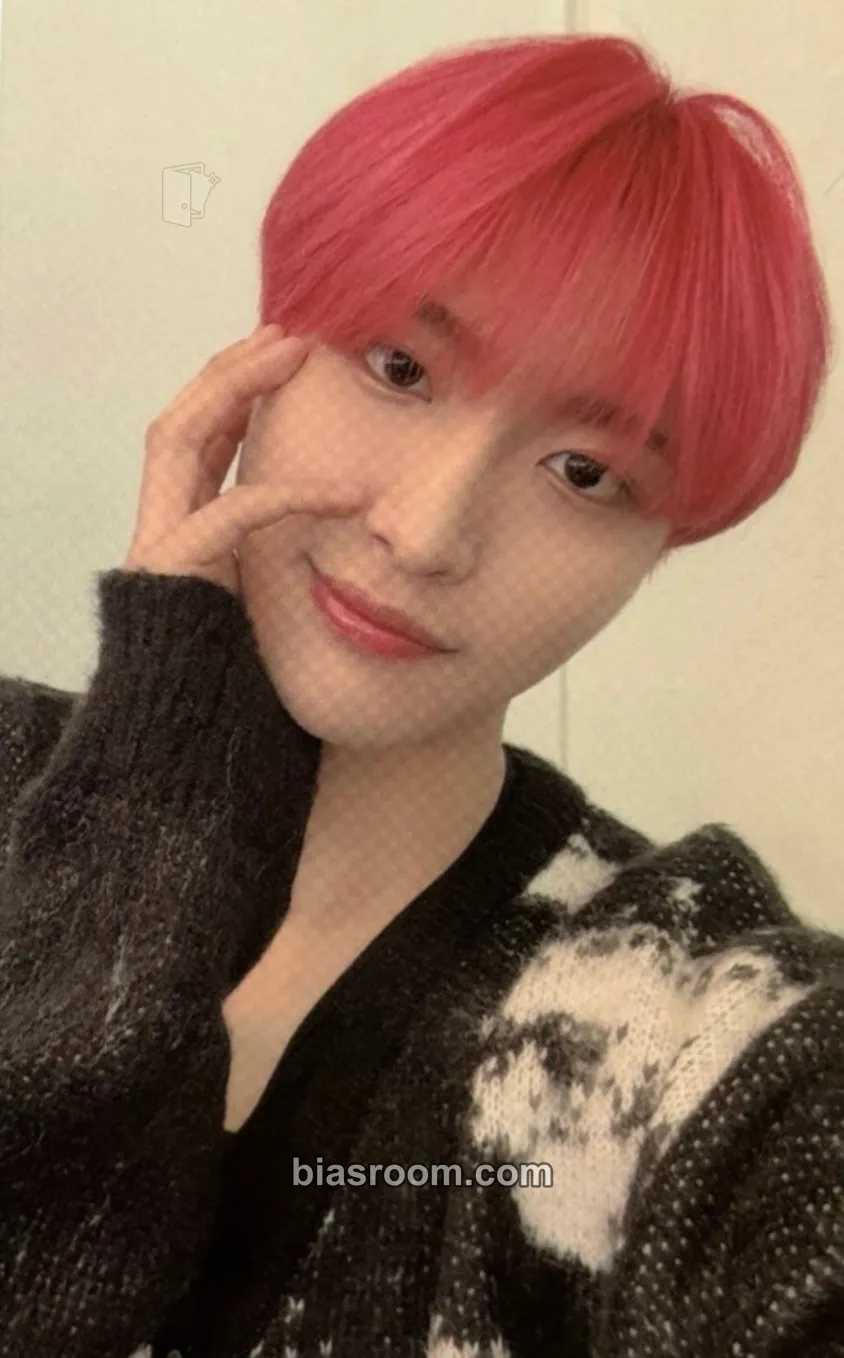 Seonghwa Cromer Keyring Photocard - ATEEZ - ATEEZ K-pop photocard