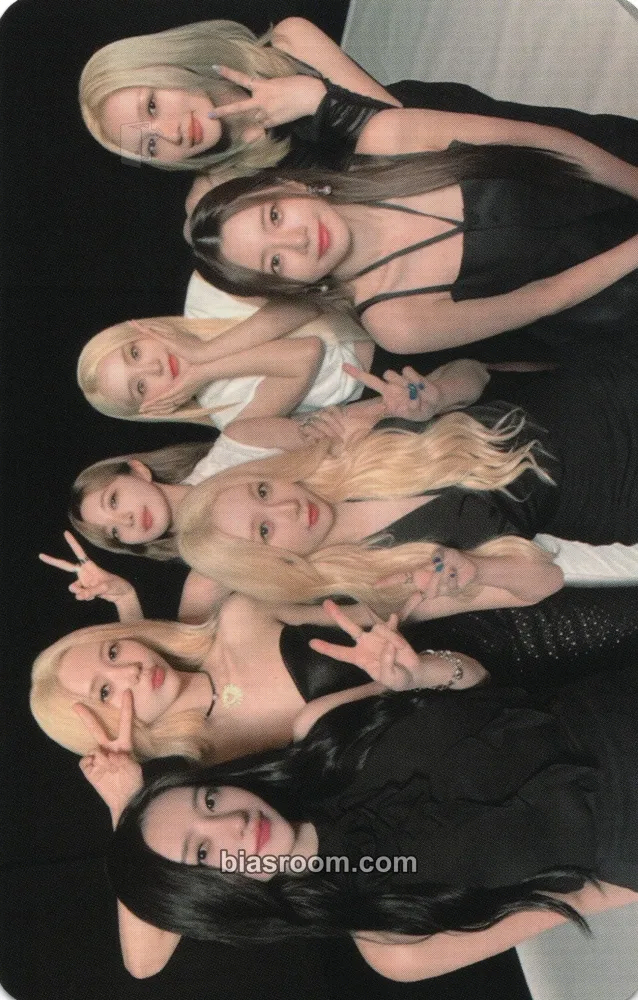 Apocalypse: From us World Tour Photocard - Dreamcatcher - Dreamcatcher K-pop photocard