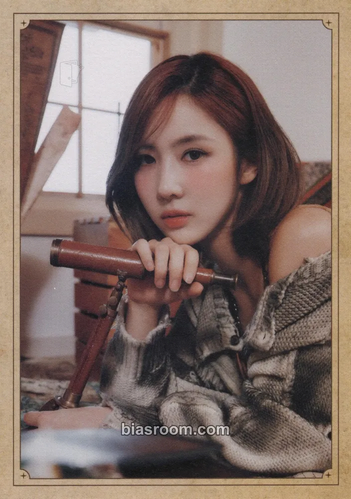 Yoohyeon Dream Quest & Dreamlantis Photocard - Dreamcatcher - Dreamcatcher K-pop photocard