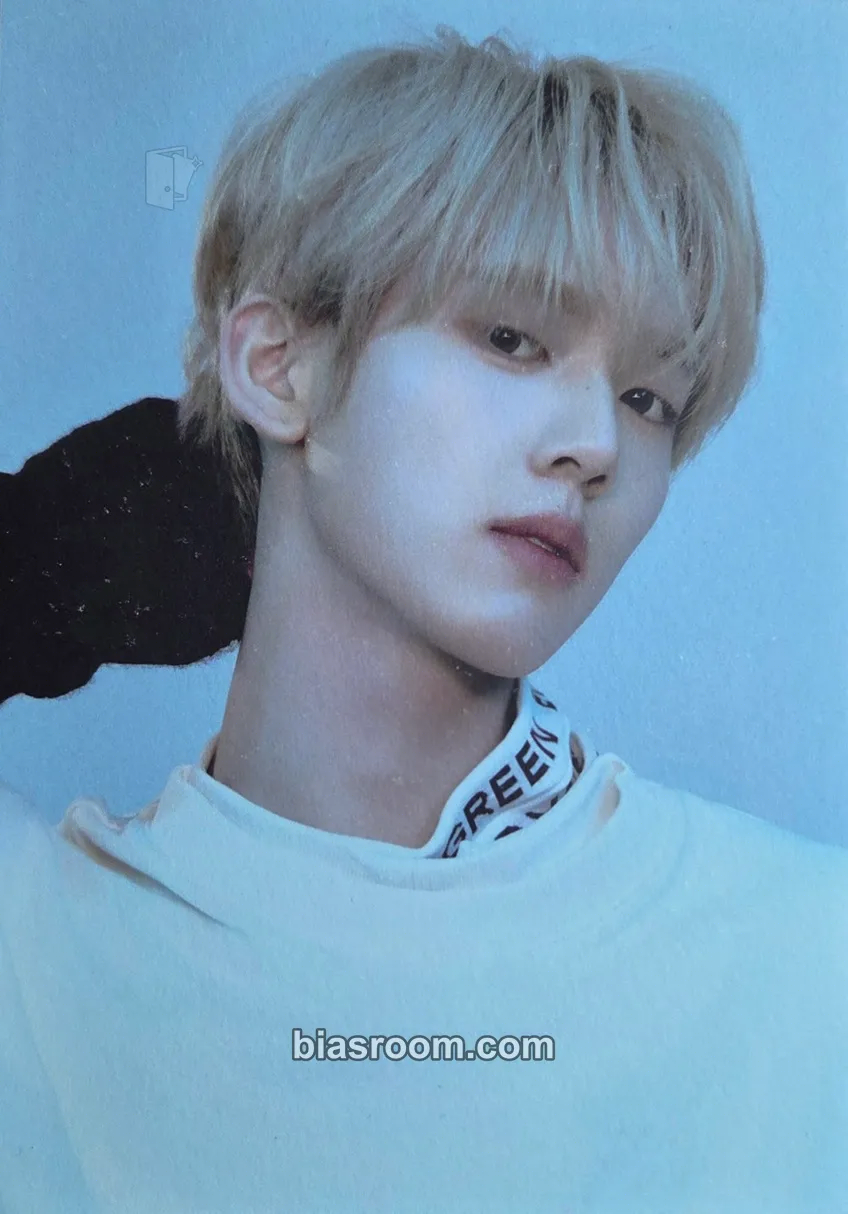 Yujin Blue Paradise Photocard - ZEROBASEONE - ZEROBASEONE K-pop photocard