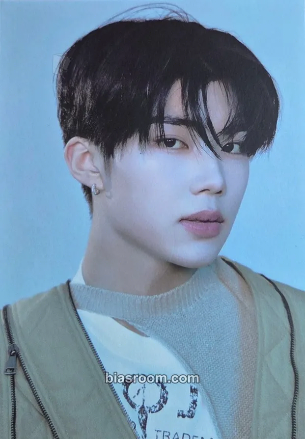 Gunwook Blue Paradise Photocard - ZEROBASEONE - ZEROBASEONE K-pop photocard