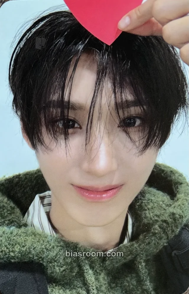 KickFlip - Juwang - Flip It, Kick It! Album album photocard lookbook version B version