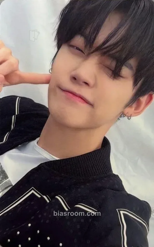 TOMORROW X TOGETHER - Yeonjun - Chaotic Wonderland Album weverse shop japan (wvj) album photocard
