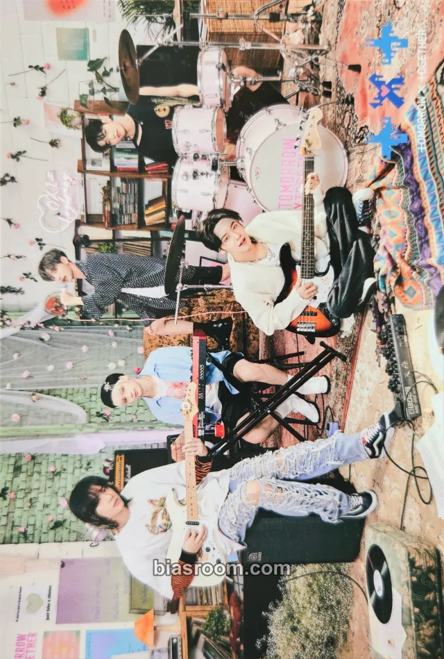 TOMORROW X TOGETHER - Chaotic Wonderland Album pre-order benefit (pob) postcard UMS japan (universal music store)
