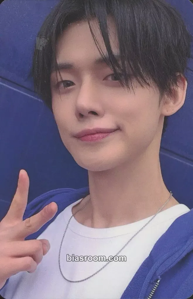 Yeonjun Love Language Photocard - TOMORROW X TOGETHER - TOMORROW X TOGETHER K-pop photocard