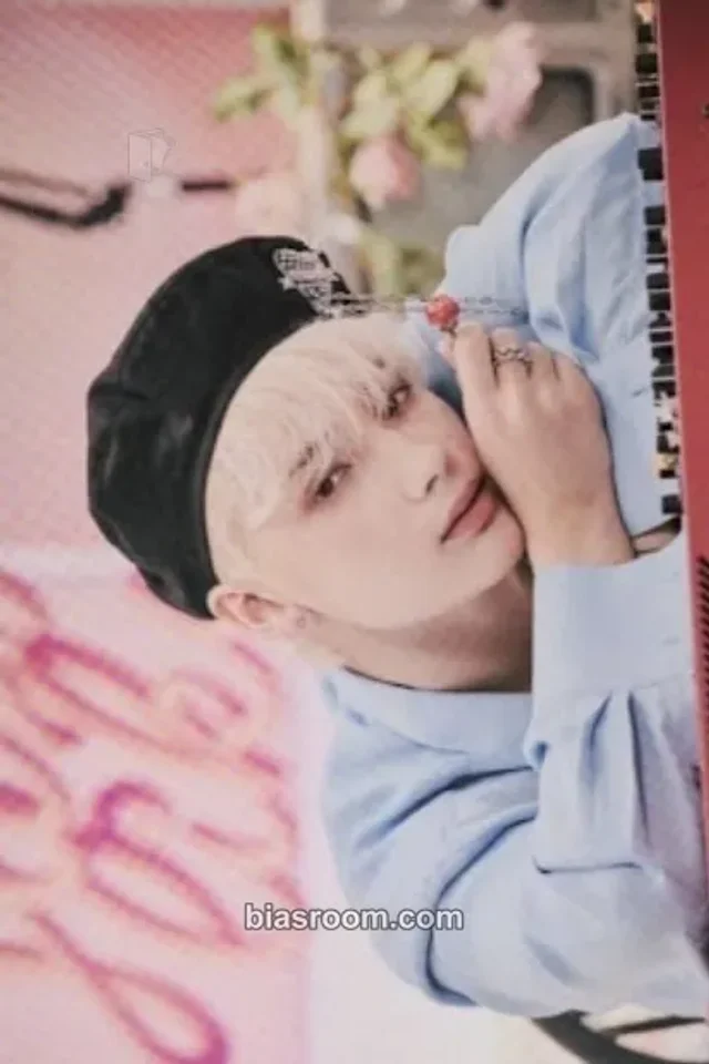 TOMORROW X TOGETHER - Huening Kai - Chaotic Wonderland Album weverse shop japan (wvj) postcard set postcard