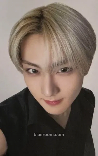 Jungwon 'WALK THE LINE' World Tour Photocard - ENHYPEN - ENHYPEN K-pop photocard