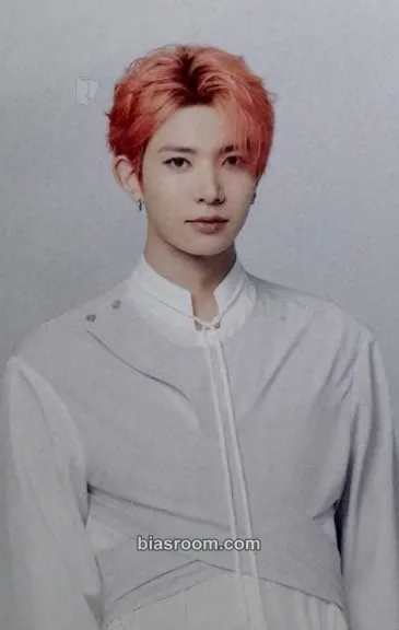 Heeseung 'WALK THE LINE' World Tour Photocard - ENHYPEN - ENHYPEN K-pop photocard