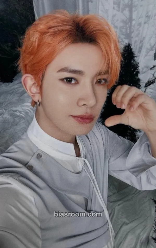Heeseung 'WALK THE LINE' World Tour Photocard - ENHYPEN - ENHYPEN K-pop photocard