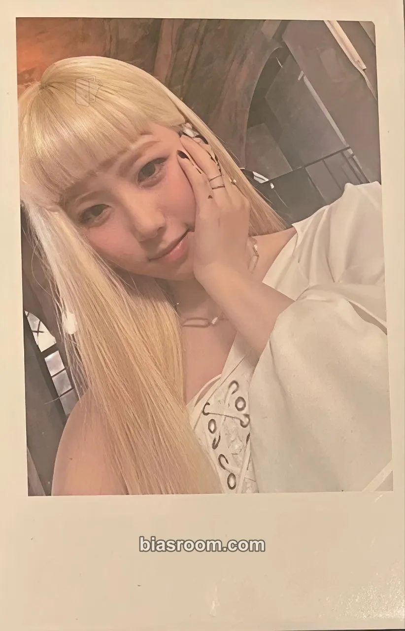 Ireh INTO VIOLET Photocard - PURPLE KISS - PURPLE KISS K-pop photocard
