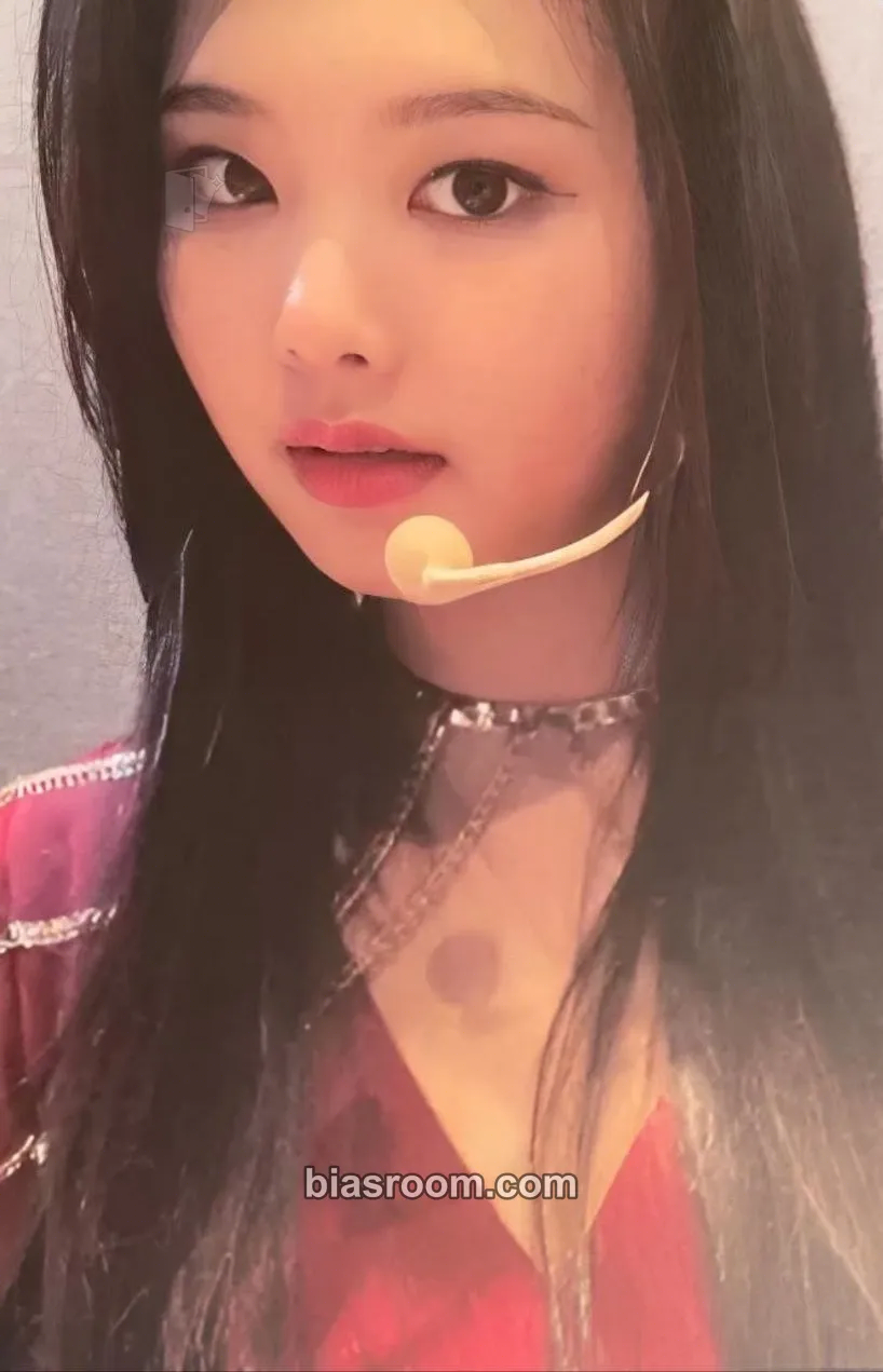 Swan INTO VIOLET Photocard - PURPLE KISS - PURPLE KISS K-pop photocard