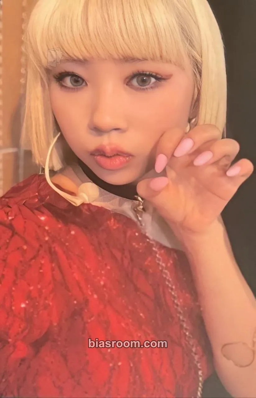 Dosie INTO VIOLET Photocard - PURPLE KISS - PURPLE KISS K-pop photocard