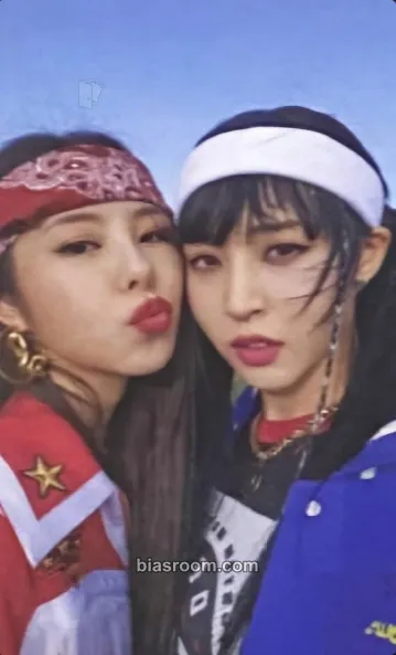 MIC ON Photocard - MAMAMOO - MAMAMOO K-pop photocard