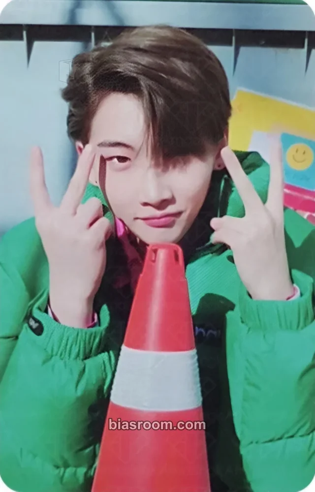 VERIVERY - Hoyoung - Veri-Us Album album photocard official version