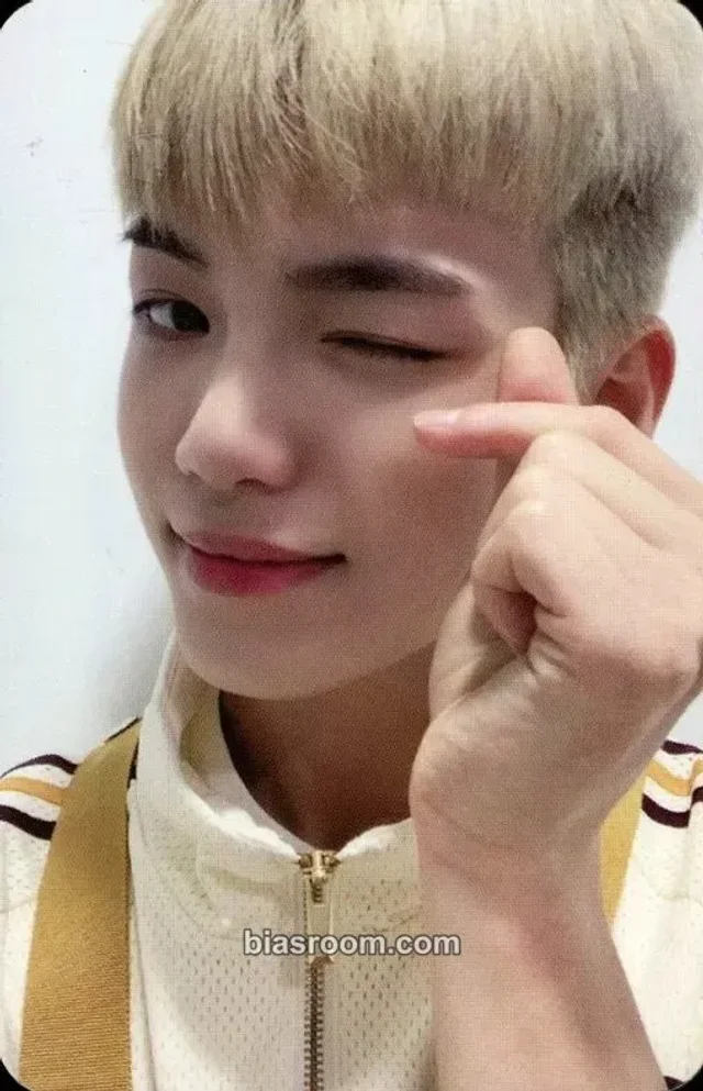 VERIVERY - Gyehyeon - Veri-Us Album album photocard official version