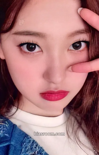 Choerry # Showcase Photocard - LOONA - LOONA K-pop photocard