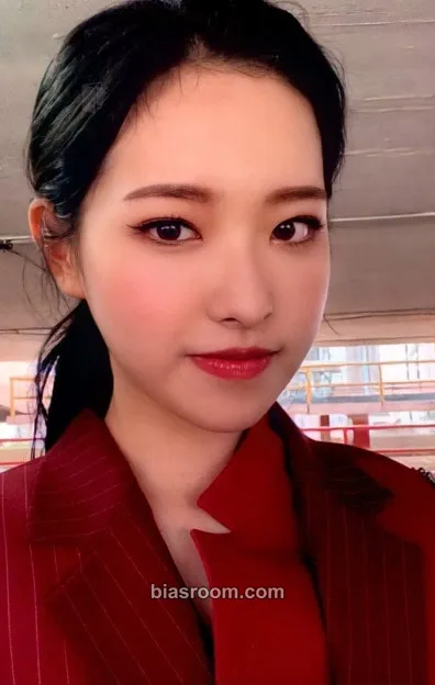 HyeJu # Showcase Photocard - LOONA - LOONA K-pop photocard