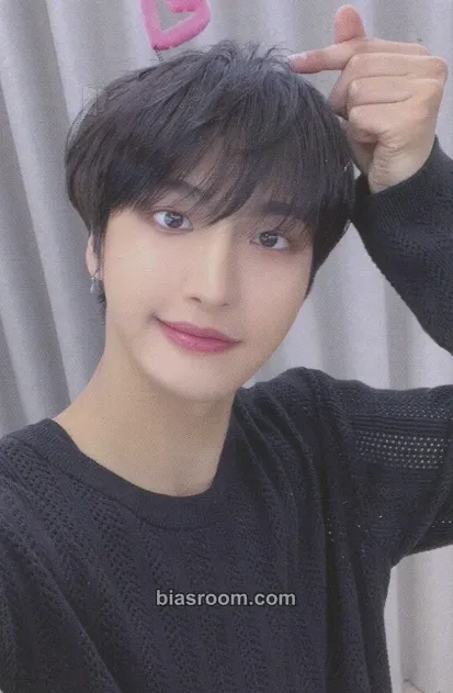 Seonghwa THE WORLD EP.2 : OUTLAW Photocard - ATEEZ - ATEEZ K-pop photocard
