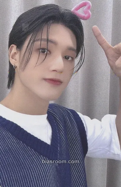 Wooyoung THE WORLD EP.2 : OUTLAW Photocard - ATEEZ - ATEEZ K-pop photocard