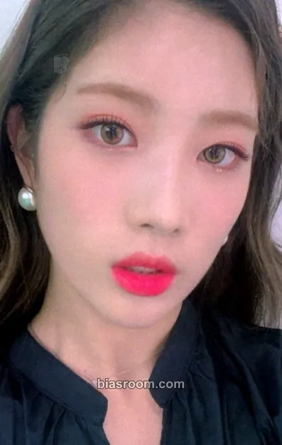 Kim Lip LOONA Premier Greeting: Meet & Up Photocard - LOONA - LOONA K-pop photocard